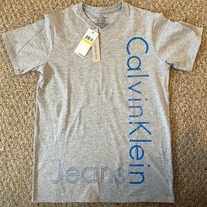 Boys CALVIN KLEIN JEANS V-Neck Short Sleeve Tee Size M(10/12)